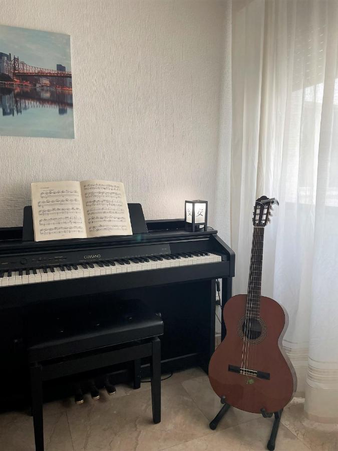 Habitación en casa particular Privada. Ubicacion Inmejorable. *